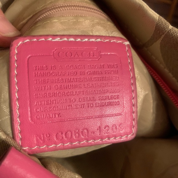 COACH SIGNATURE, Cloth handbag with Pink leather strap and trim. COACH EMBLEM. - Picture 9 of 10
